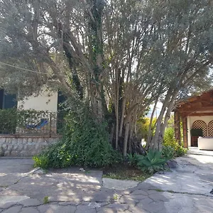  Villa Serrano